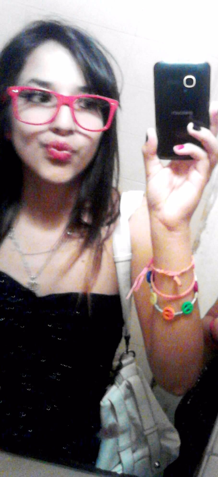 MIRAME A LA CARA Y DEJA DE SUFRIR. SOLO ESTOY PARA TI.