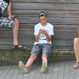 hallo mensen op aarde/ 16 jaar/ jA2