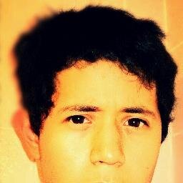 La abundancia de palabras y la ignorancia predominan en la mayoría inútil, cultiva tu conocimiento y te envuelve en nubes de silencio.
