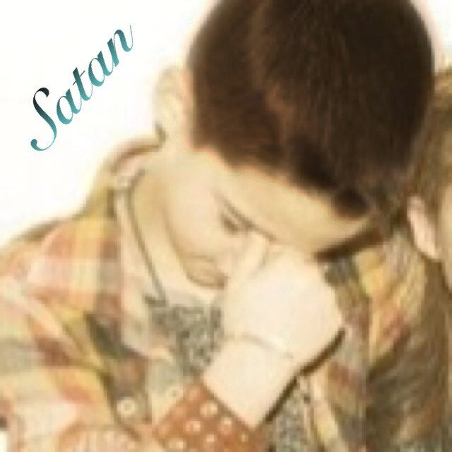 ∞Looks like my brother ripped out a page of my colouring book.∞ {Little Damon Salvatore/AU/RP/TVD/Human/Age: 7}