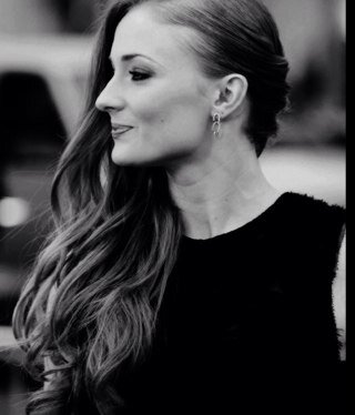 Dani || Magical medics mayor || Junior Year || Ex-Ravenclaw || Foundling