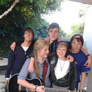 I'm a 16 year old skater,surfer ocean loving guy!!! pin:269DB7AC
