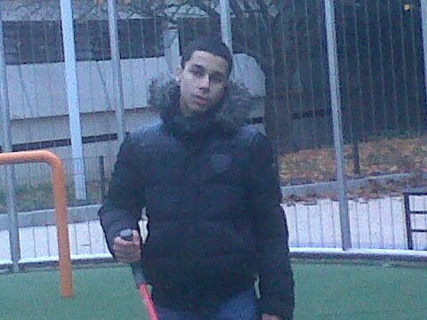 Appele Moi Le King #Team213 #Team91 #TeamCdc #teamKaaris #TeamReal #TeamCon #TeamArabe Jsui un mangeur de beignet et alors......% *-*