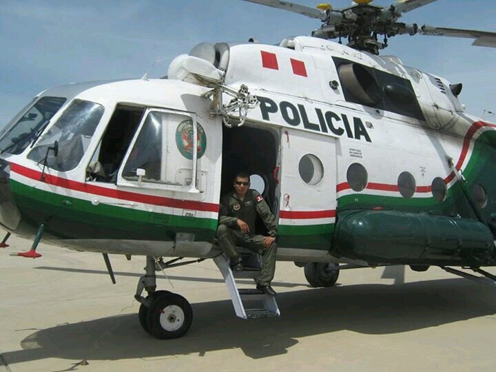 Oficial PNP y Piloto de Helicoptero de la Policía Nacional del Perú.