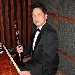 Artista Internacional Lorée, PARIS, Oboísta de la Orquesta Filarmonica de Bogota