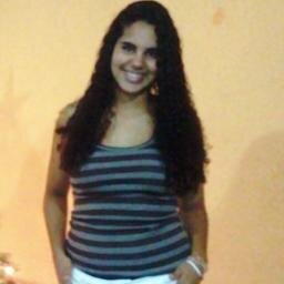 Gabriela Muniz  .