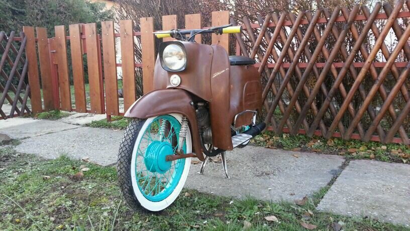 simlaszaakson's profile picture. 