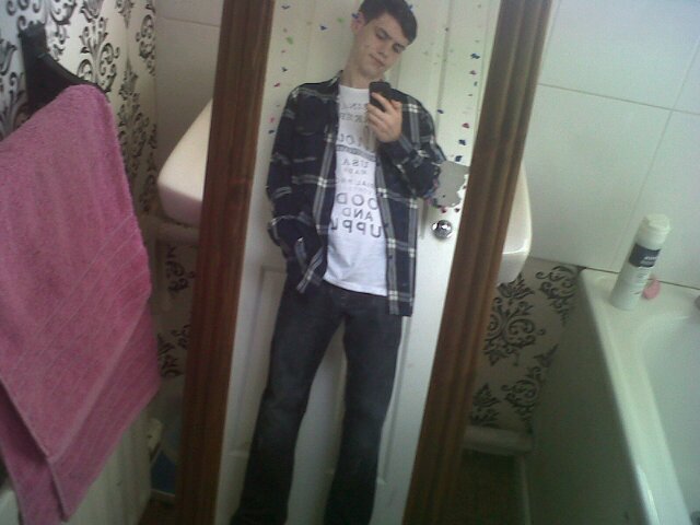 I like to think that there is a reason for everything that happens in life so live for the moment 3 .