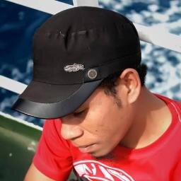 Buku, musik, kopi, tembakau, alam raya.