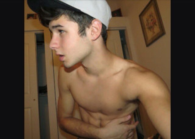 f0ll0w? For a follow!?  Itsthatguy :)