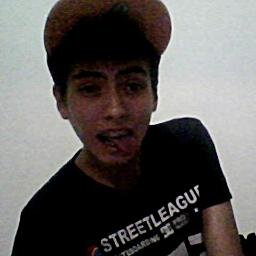 & aunque sientas que tienes el mundo en tus hombros una flor puede nacer de los escombros♫♪