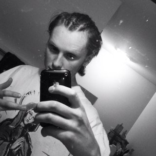 TRAPPIN OUT IN THE MANSION
sometimes im a rapper called uncle lars