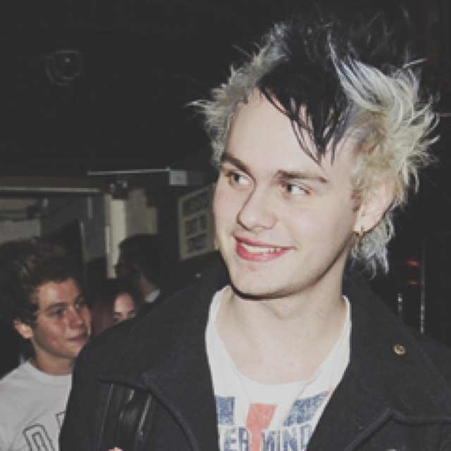 nukegrunge's profile picture. hi lovely! please follow @lilaclukee & @cliffordsmut it would mean alot. (: