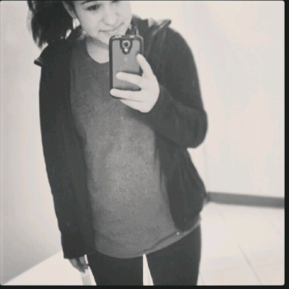 SnellLizzy94's profile picture. Everyone wants happiness, No one wants pain, But u can't make a rainbow wtout a lil rain. Instagram : forever_and_everyoung2014 Stay Beautiful ♡