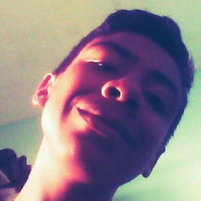 Amo Deus , Amo Pizza , Eu Adoro conversar e da r risadas com meus amigos *--*