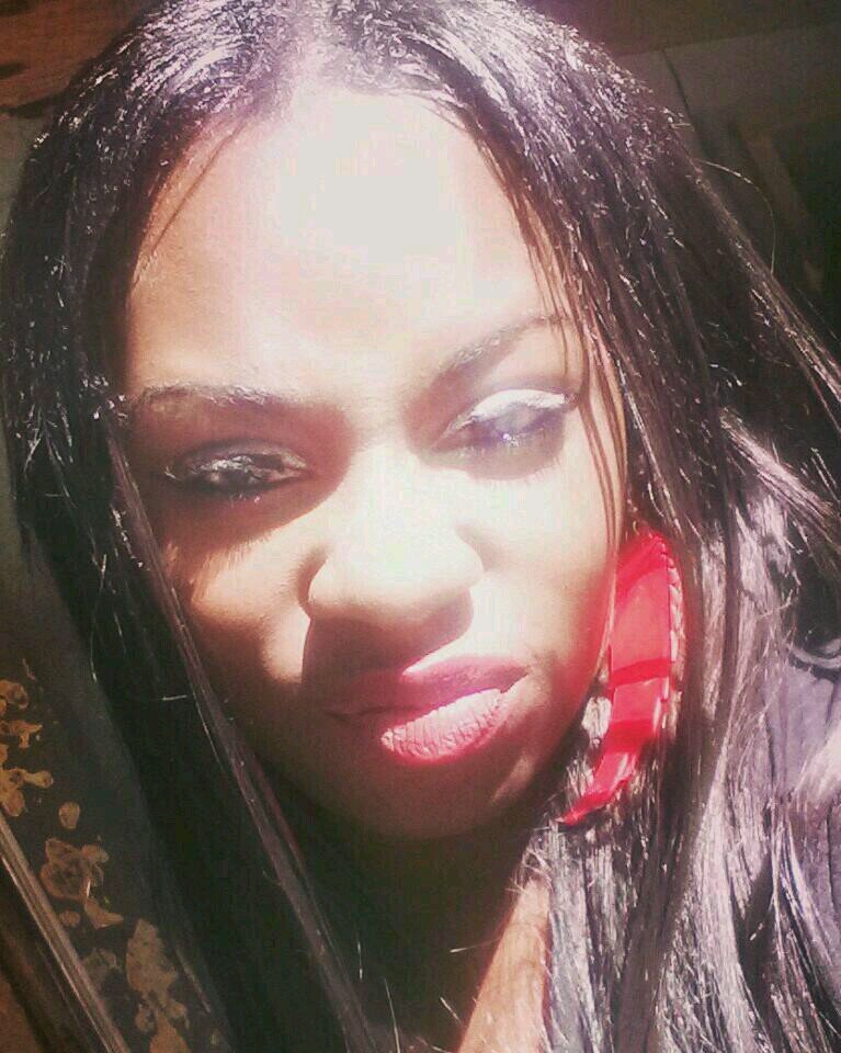 HiLLS WiTH NO lEGGiNS ; LiPS WiTH NOLiPSTiCK ; FACE WiTH OUT MAKEUP ; 2JOBS.. CALL iT PLAYTiME .. FOLLOW ME PRETTiiBLAQUEE