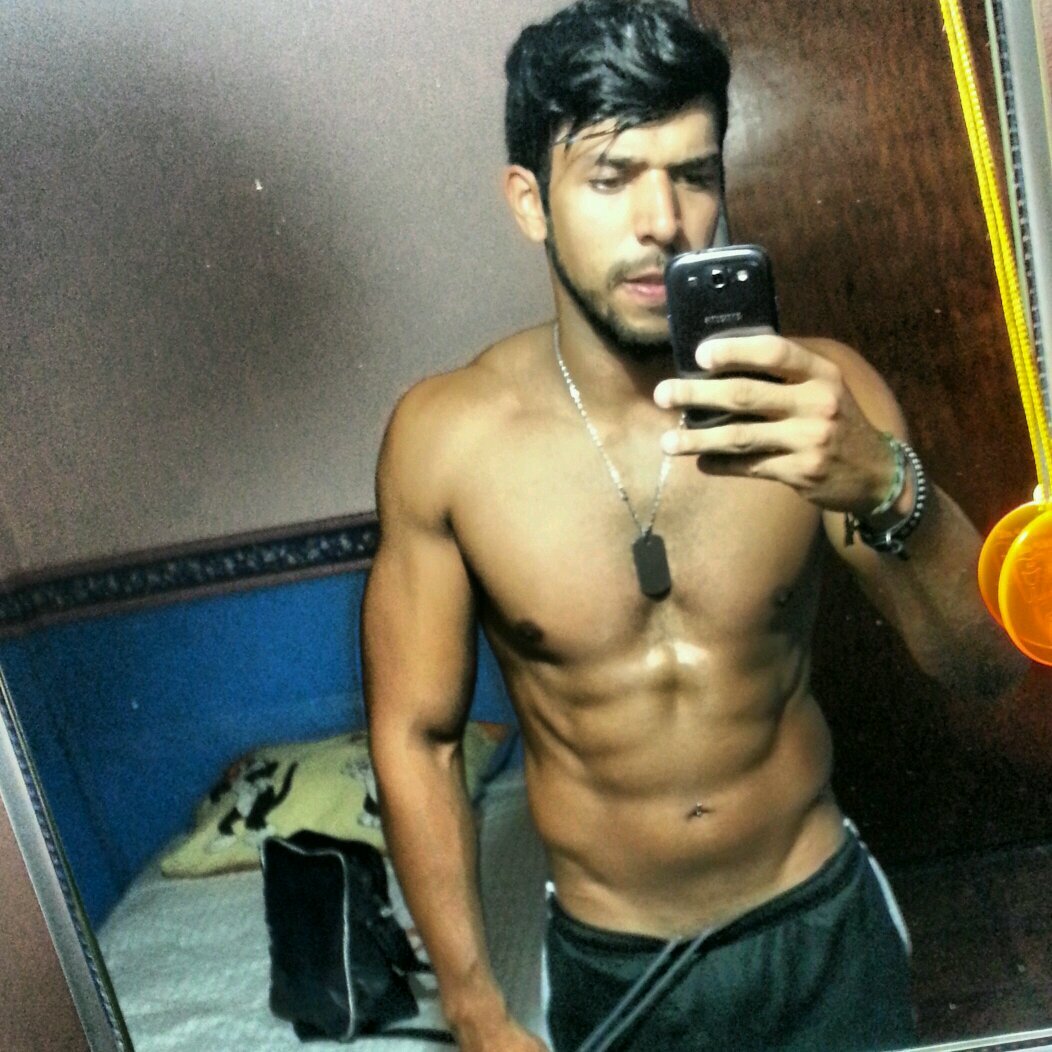 Amigo,compañero,enamorado de la vida jejejejeje. Estudiante de Odontología UNERG.