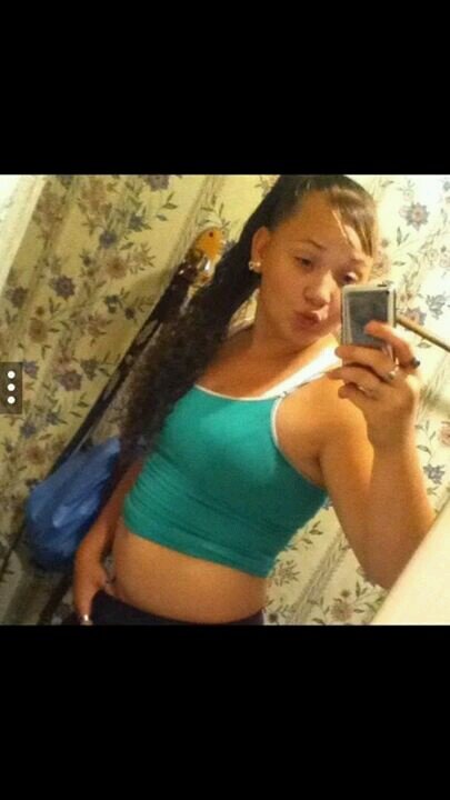 im cool asf to get alone wid . im single and lookn for a rs