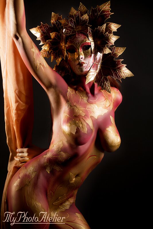 We are a coalition of Artists brought together by Live Moving Art. We have produced several Bodypaint Fashion Shows, Logo contests and painting for other events