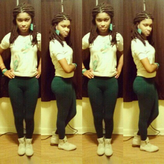 -The Realest out here ! UNFRIENDLY ; SPODY , SMART MOUTH but a BRIGHT ★ FUTURE Ahead of me ! ♀ #Solo dolo red !