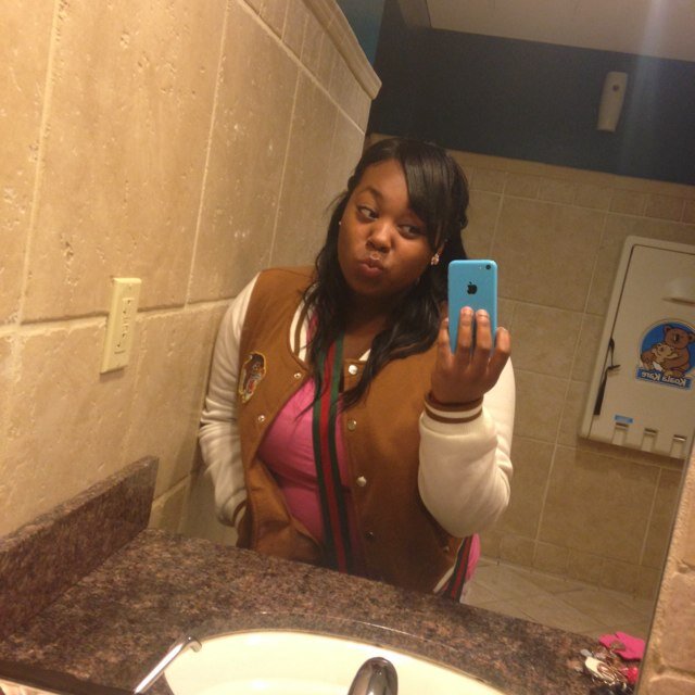 La'Shayla Manae'♥ fucc bitches get money  meeh or swallow meeh★