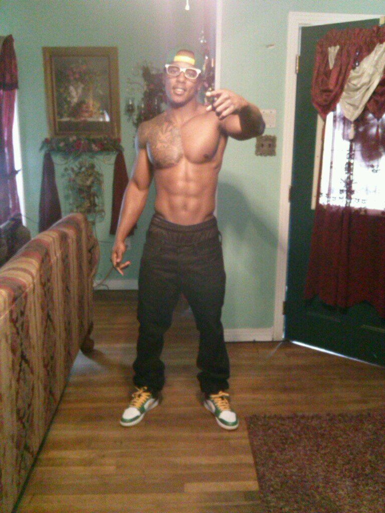 if you can imagine it, you can achieve it, if you can dream it, you can become it #teamhandsome #Single..