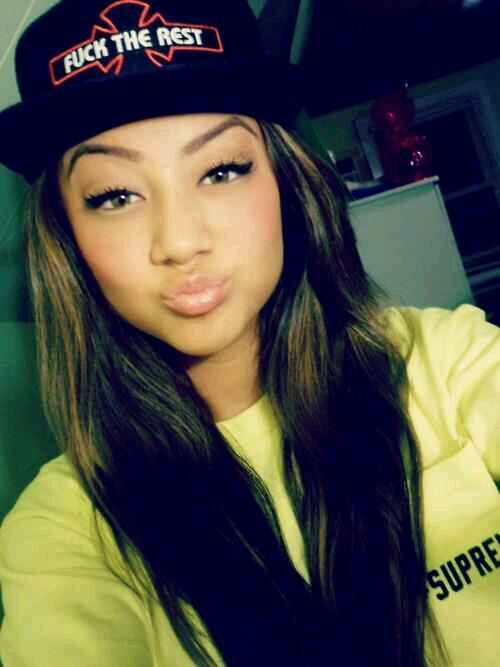 i dont do the fakes if i want i can take your girl im myy ownn boss & i dontt do thee drama leave that shit were u got itt from!