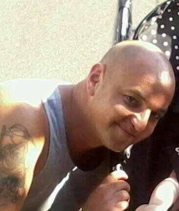 derrybracken's profile picture. hey horny irsh guy follow me for dm and lots more #IFOLLOWBACK  Kik: hornyirishguy28