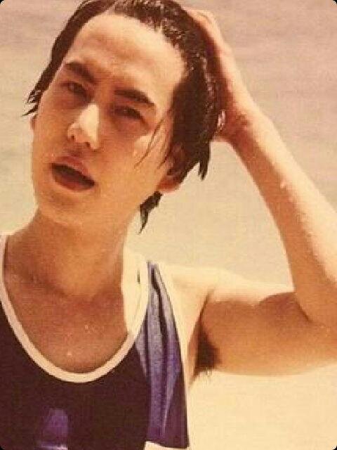 i'm Just a little bit caught in the middle Life ^^!! Might died from @GaemGyu 's poison