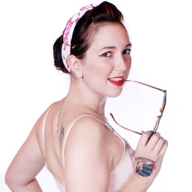 A British pin up girl and aspiring Burlesque performer http://t.co/Ct04YkJRTB http://t.co/3YuLlApXm7