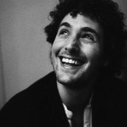 Elie Guillou, Chanteur Public.