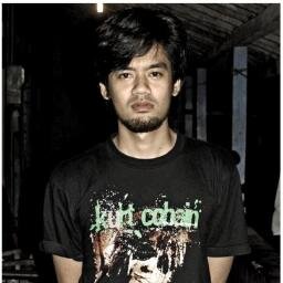 Tidak lebih hebat darimu. Tidak juga lebih busuk dari egomu