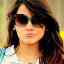 Sou bem ecletica com musicas, gosto de lazer, praia, pizzaria, gosto de ter muitos amigos(as), enfim sou feliz...