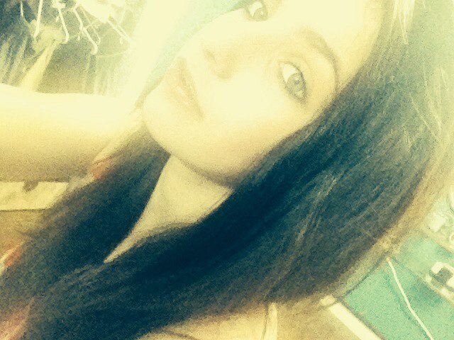Im 13,dancer,play guitar,baseball,soccer and i love One Direction :) ❤