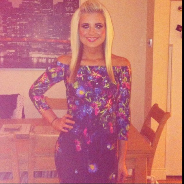 DollyDayDream87's profile picture. Dolly Day Dream. 26.Graphic Designer. Instagram:dollydaydream87