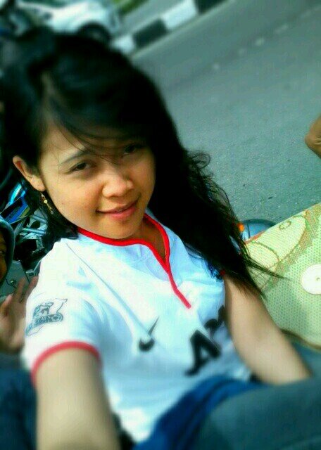 Cinta itu sling melengkapi klbihan atau
kkrangan msing..
Bkn hnya mnyerah dlm 1 titik.
Itulah arti cinta sejati..