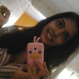 Não nasci pra agradar ninguém sou o que sou e não o que as pessoas querem que eu seja ;)
