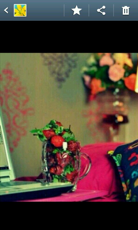 عامل امك كأنها جنہ ~   
ان احسنت ؛ ف انت تقترب من الجنہ ♡   
وان عصيت ؛ ف آنت تبتعد عن الجنہ