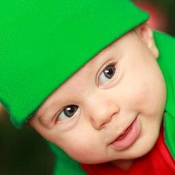 I love vines. The Funniest vine for the Twitter Community. Follow, Explore, Share and Compare!