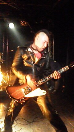 ST☆MAX てバンドでGuitarとモヒカンを担当。普段は爆走トラッカー。ロッキンロ〜☆ http://t.co/aJOjcW5Sbi