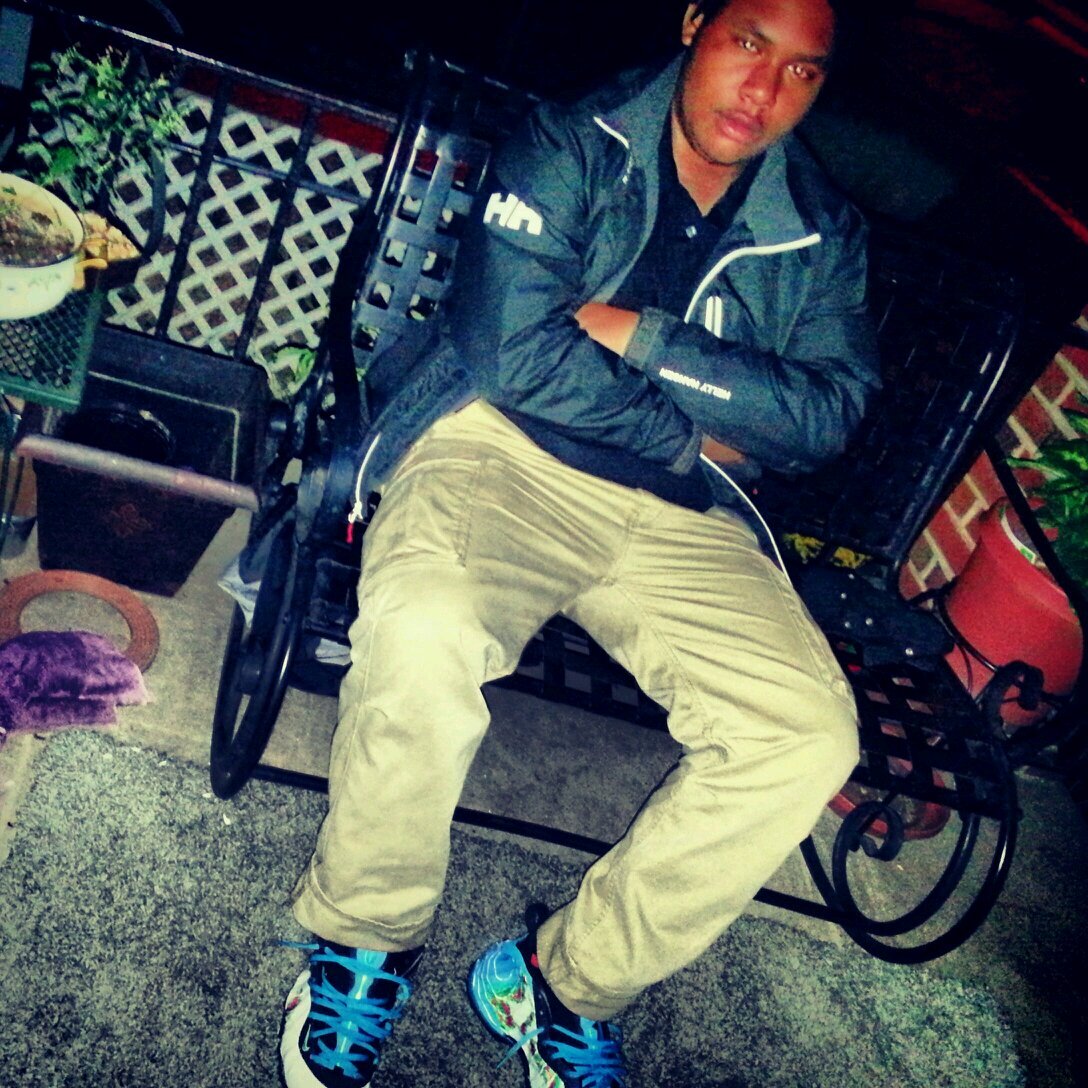Oneword 4 letters T.I.N.O=TrustInNo OneI am da struggle now watch me make it out dat mavafukka 
FREEMIKE&D-NELLS 
Get Yourself NOBODY ELSE