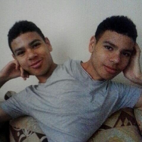 New account.                                                      #teamgeniaal w/ @LLLLAAAAAUUURAA  oprichter Google/microsoft.      Ik ben een kei van een vent
