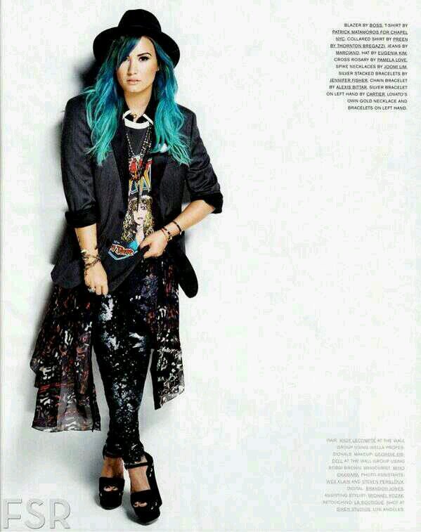 hi im James and i am a huge demi lovato and paramore fan , got all demi lovato albums and Paramore albums #Lovatics  #DEMI