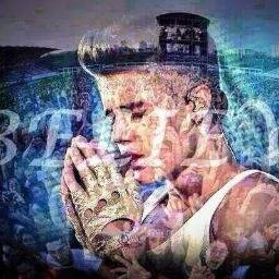yo le digo a la gente que me dice que no hago nada que yo si hago algo y es pensar y soñar las 24 horas con justin bieber