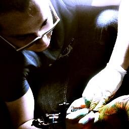 i'm a tattoo artist who love everything about art
