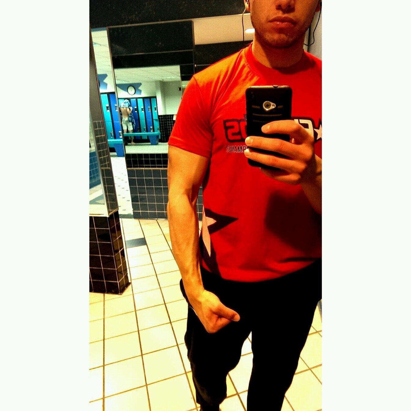 Hi, Im Victor i am a certified Personal Trainer, Npc mens physique competitor, future sponsored athlete! If you have any questions feel free to ask!