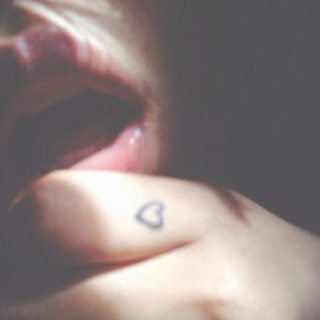i need your love, i need your time, when everything's wrong you make it right. // prima baciamica.