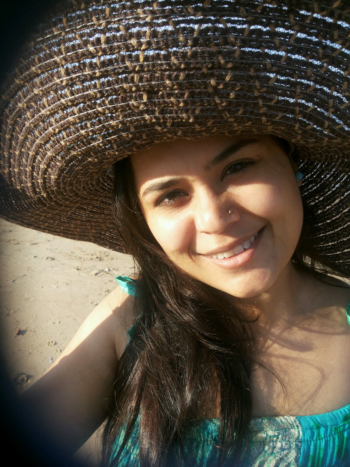 Doctor, fitness freak, music n dance luver....