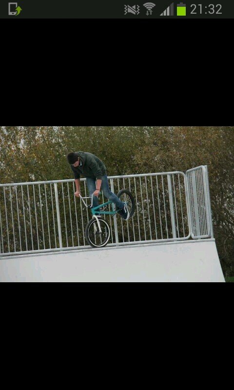 S-crew¤L'entourage¤1995¤5Majeur
