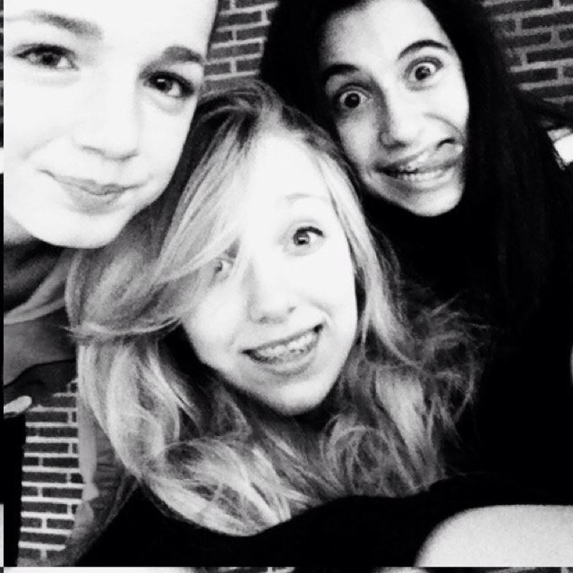 Lea 3. Toujours a debout .Jamais a genoux . Directioner / Belieber / lovatic jusqu'au bout . Heartbreaker *.* Story of my life . Neon light . 3 ~Xoxo ~loveU